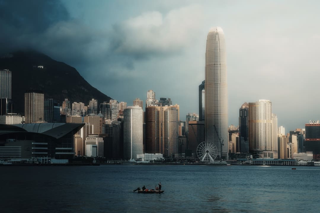 张歆艺晒袁弘儿时照为其庆生：我永久的小朋友